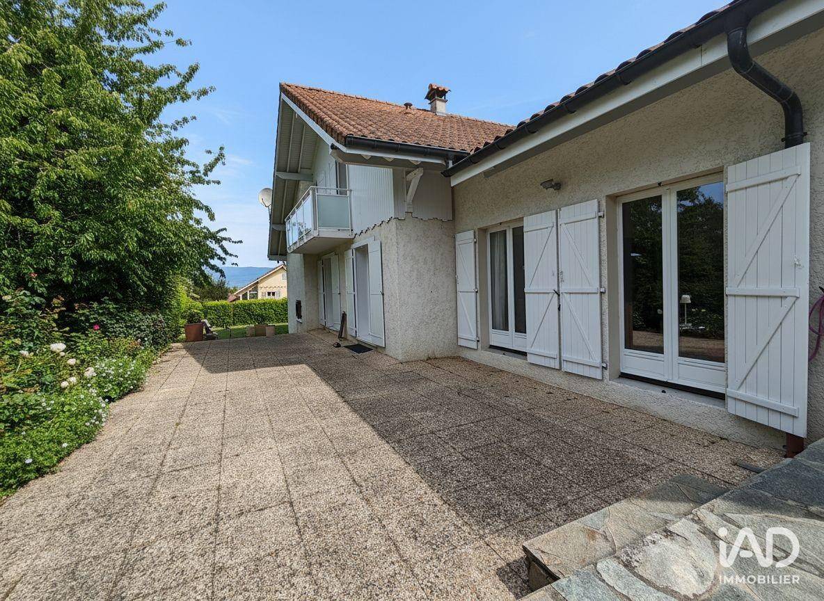 Maison 5 pièces 172 m² · à Nernier · 172 m² · 3 900 €