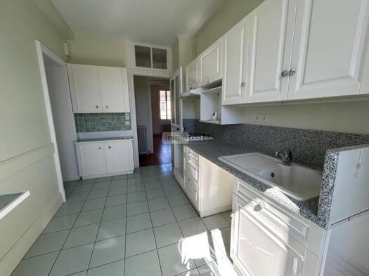 Appartement à louer 830 € 4 pièces 3 chambres 91 m² 1er étage Bourg-en-Bresse 01000