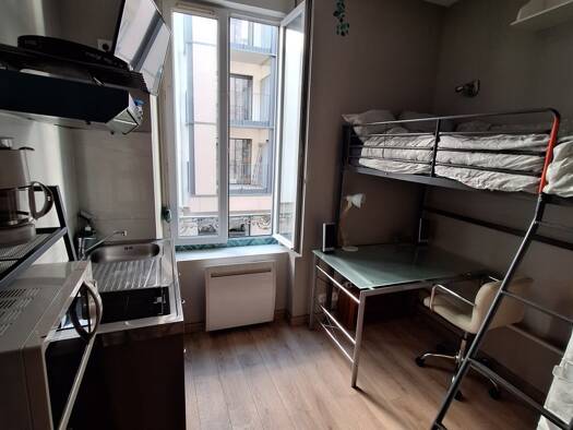 Appartement à louer 500 € 1 pièce 11 m² Étage 1/4 dès le 10/09/2026 Charras Clermont-Ferrand 63000