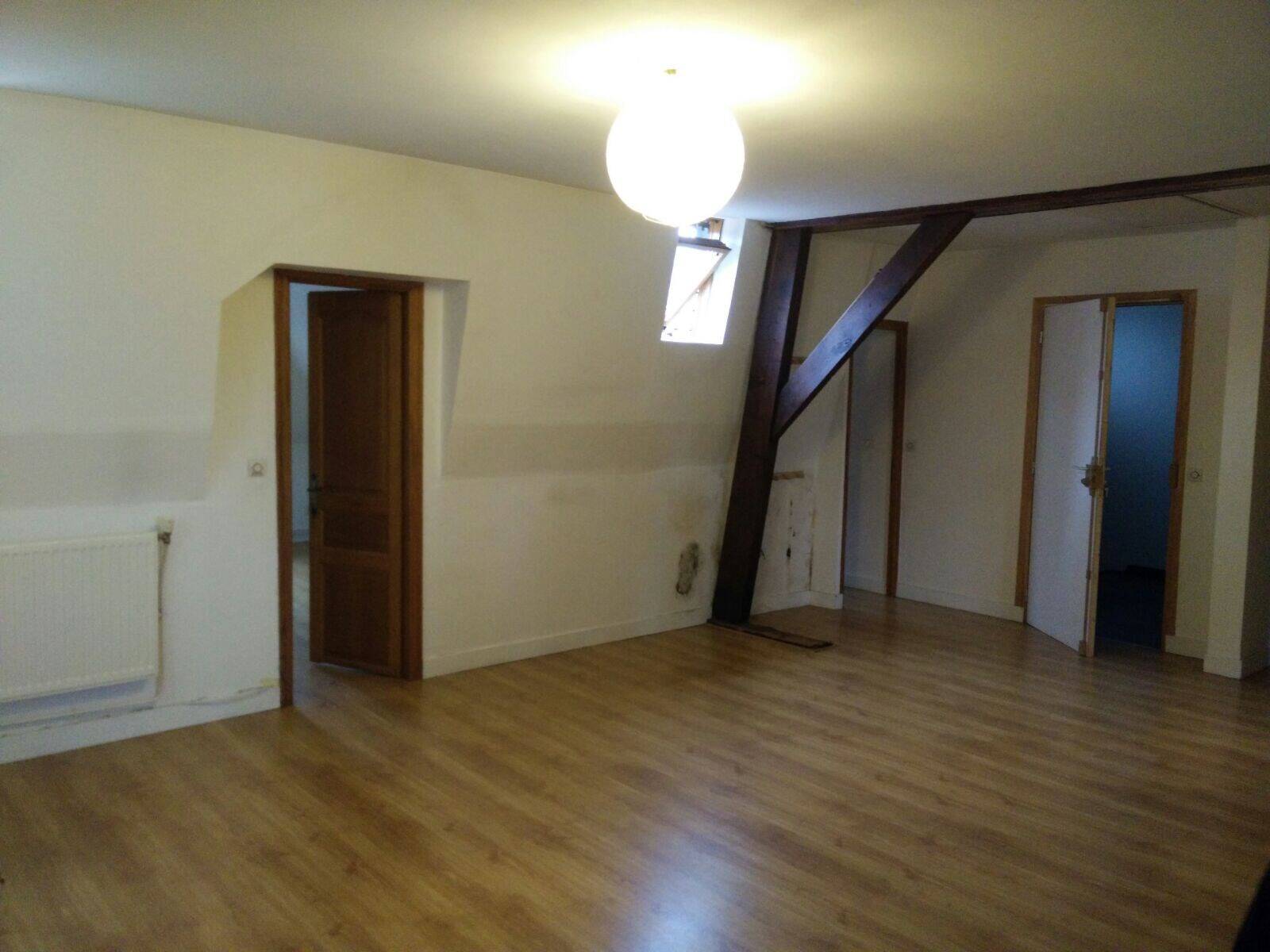 Appartement 4 pièces 95 m² · à Roubaix · 95 m² · 710 €