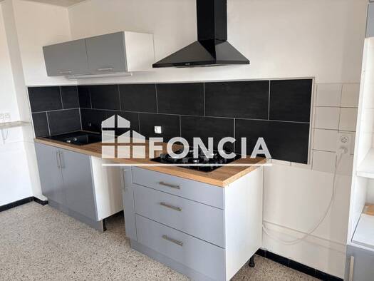 Appartement à louer 700 € 3 pièces 2 chambres 73 m² 2ème étage Les Tours Villars 42390