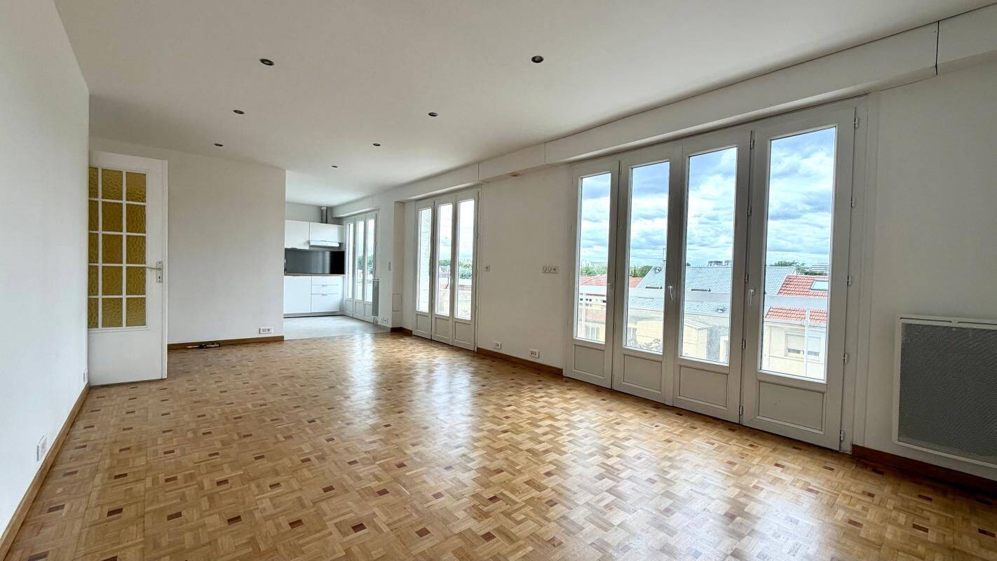 Appartement 4 pièces 90 m² · à Joinville-le-Pont · 90 m² · 1 990 €