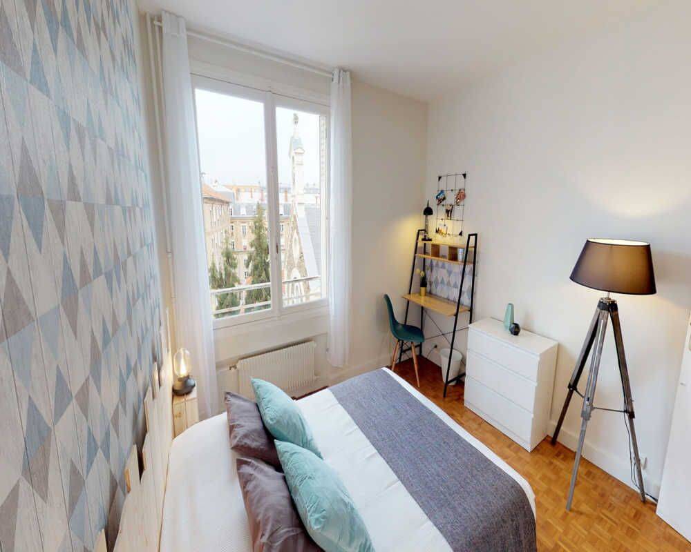 Appartement 5 pièces 130 m² · à Paris 16ème Arrondissement · 130 m² · 1 085 €