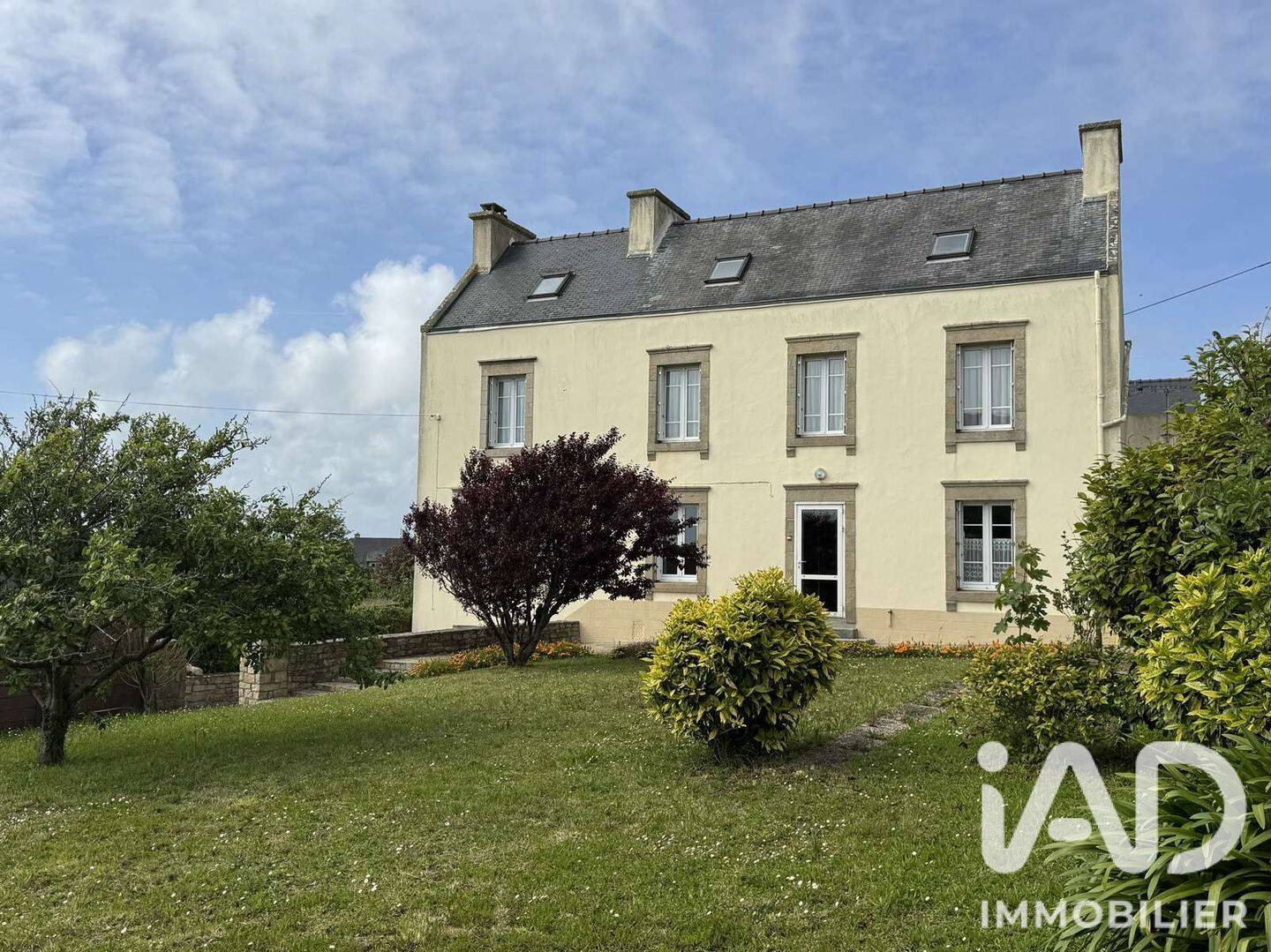 Maison 10 pièces 196 m² · à Plouhinec · 196,4 m² · 258 000 €