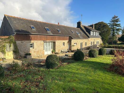 Maison à vendre 278 800 € 6 pièces 4 chambres 170 m² 2 804 m² de terrain Plouaret 22420