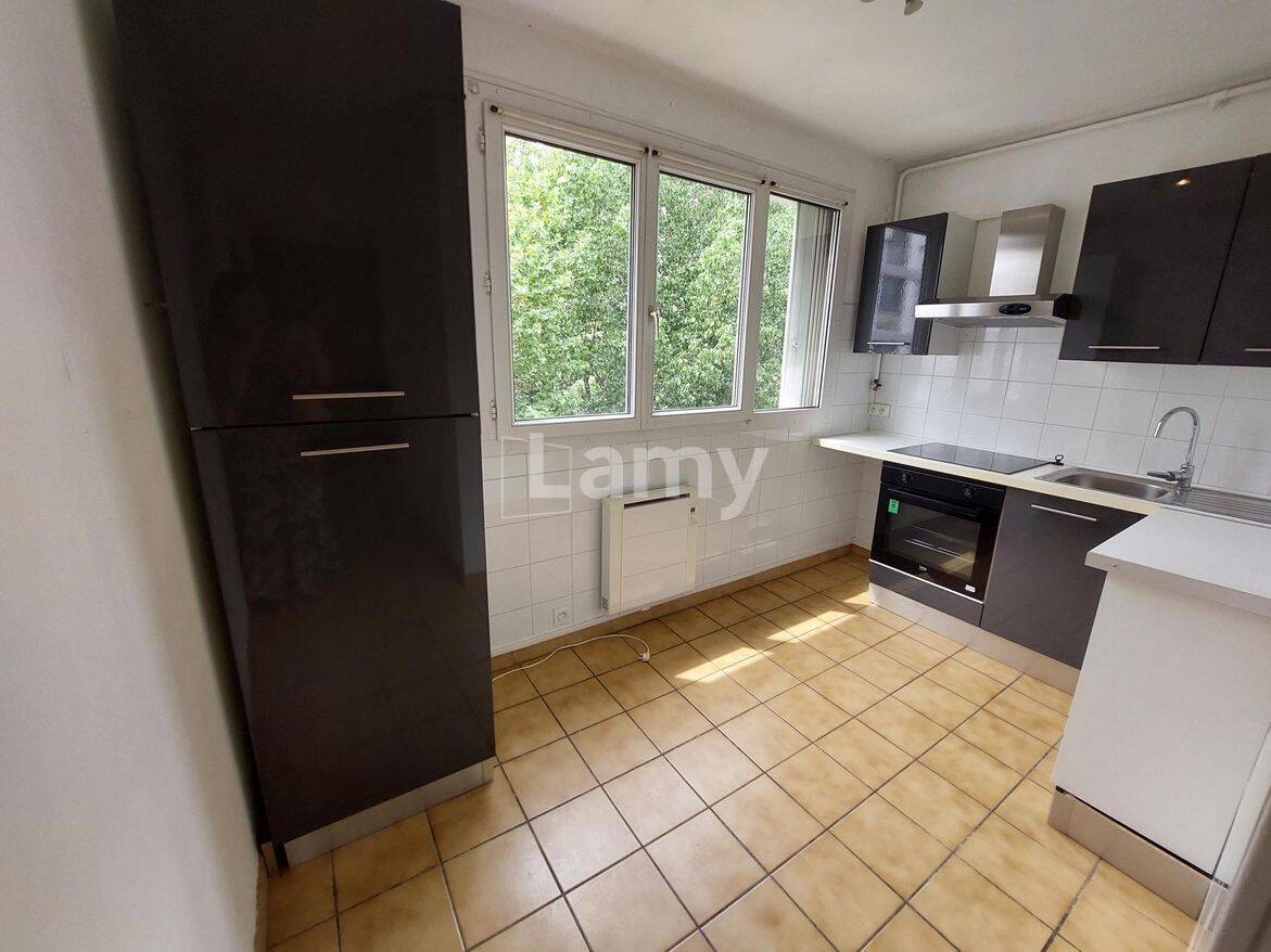 Appartement 3 pièces 54 m² · à Grenoble · 54,1 m² · 617 €