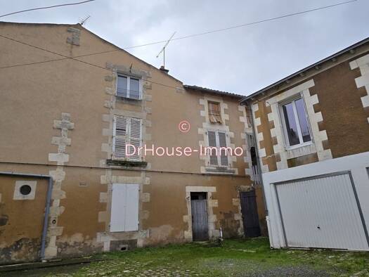 Immeuble à vendre 399 900 € 238 m² Poitiers Sud Poitiers 86000