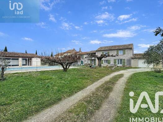 Maison à vendre 342 000 € 6 pièces 4 chambres 191 m² 2 500 m² de terrain Camaret-sur-Aigues 84850