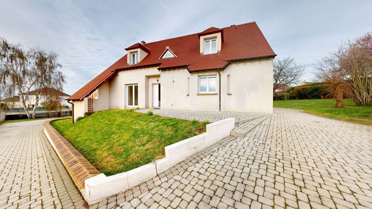 Maison 7 pièces 182 m² · à Mareuil-lès-Meaux · 182 m² · 2 250 €