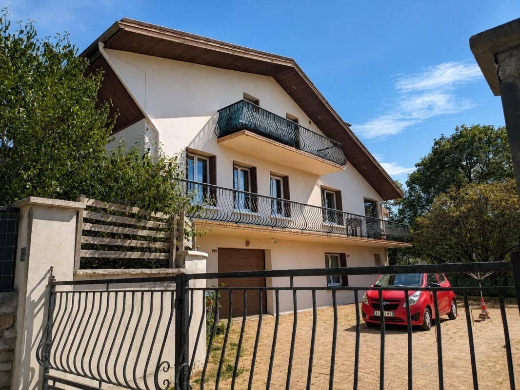 Maison 13 pièces 211 m² · à Perrigny · 211 m² · 364 000 €