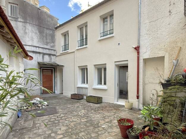 Maison à louer 2 300 € 6 pièces 3 chambres 99 m² Versailles 78000