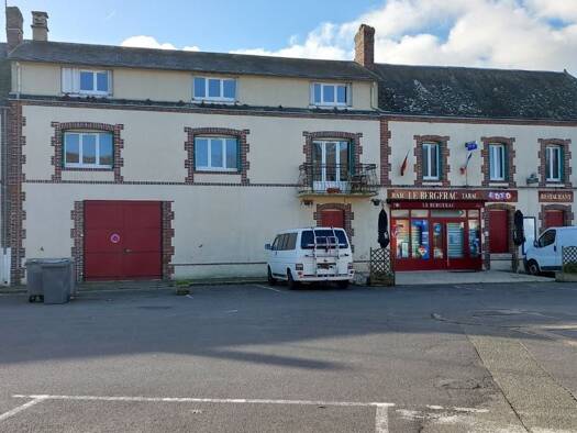 Immeuble à vendre 147 700 € 328 m² Alluyes 28800