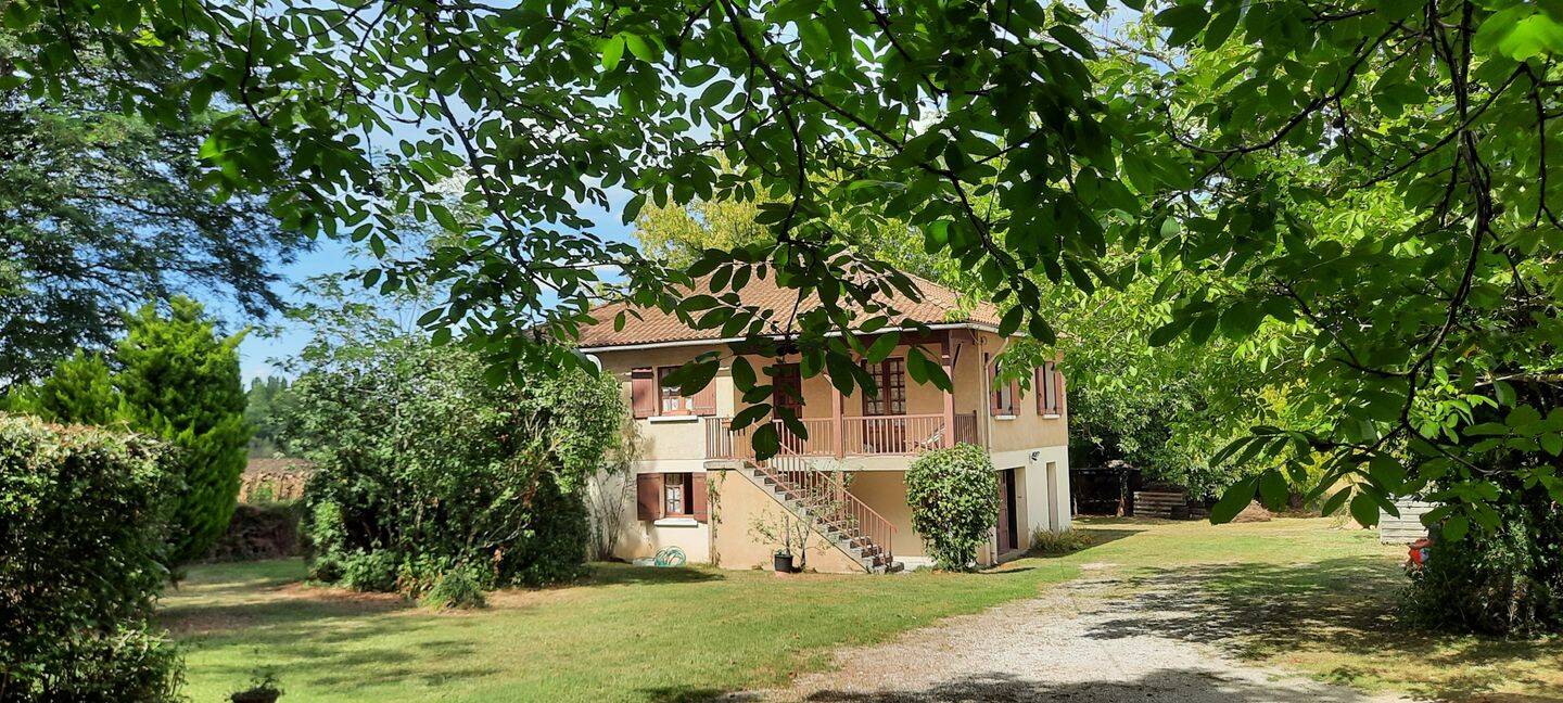 Maison 4 pièces 160 m² · à Parcoul-Chenaud · 160 m² · 139 000 €