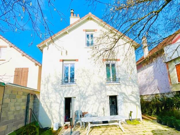 Maison à vendre 219 500 € 4 pièces 3 chambres 95 m² 386 m² de terrain Ville Basse-Centre Montereau-Fault-Yonne 77130