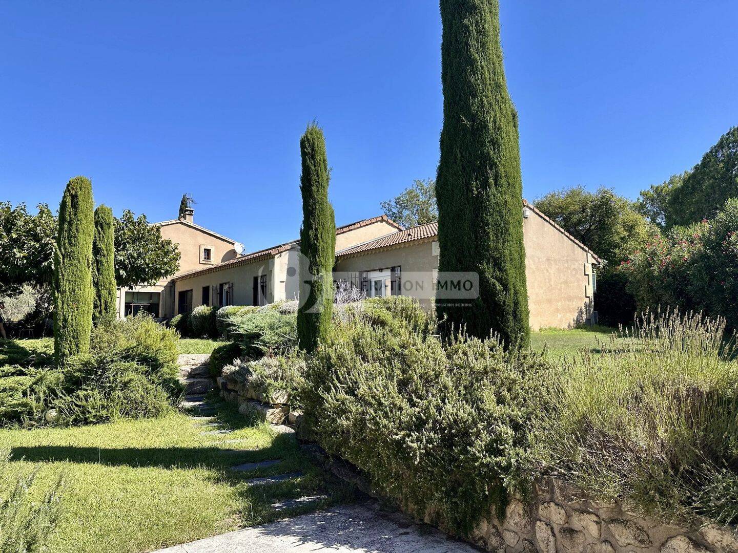 Maison 7 pièces 236 m² · à Fontvieille · 236 m² · 995 000 €