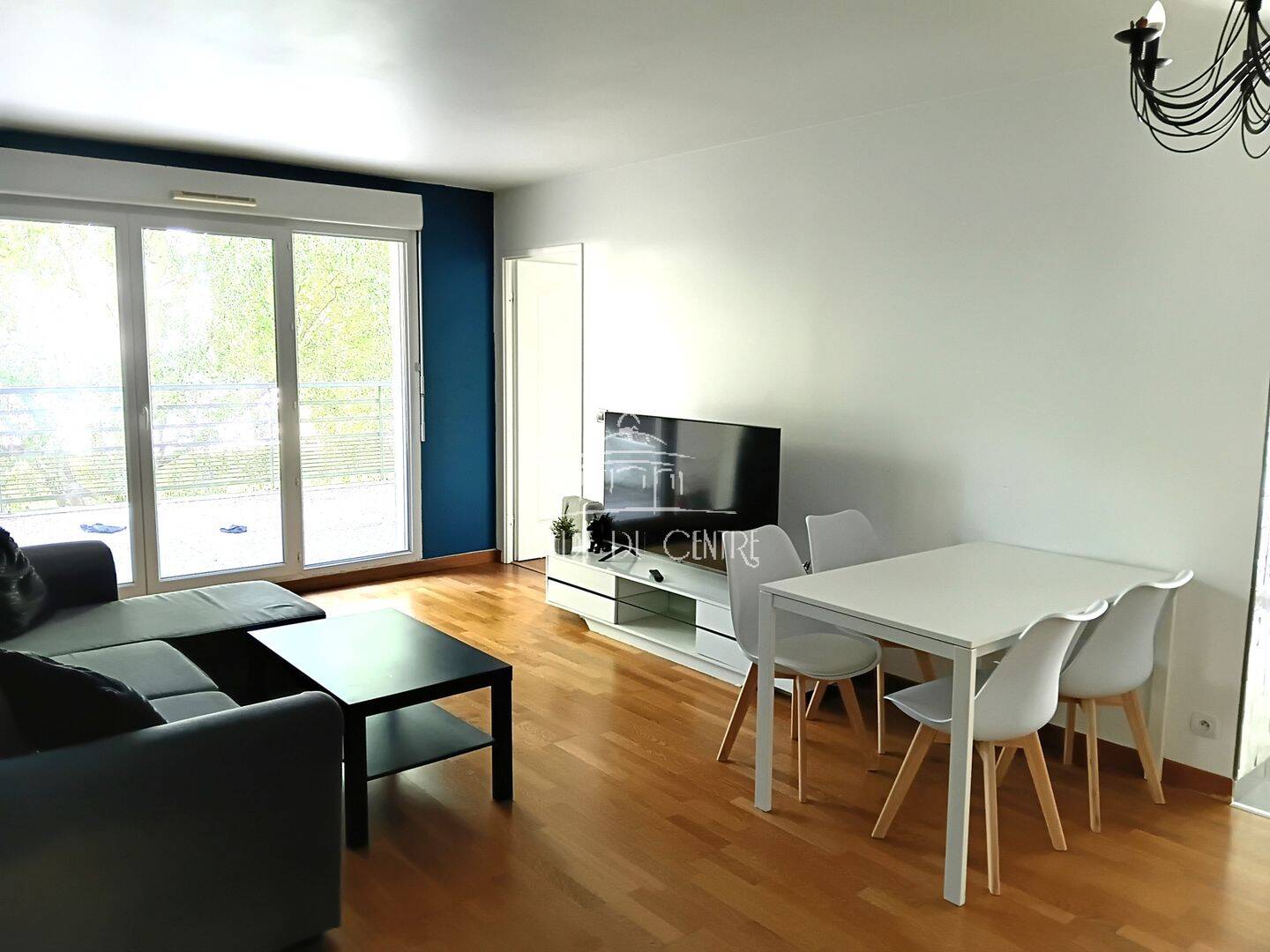 Appartement 3 pièces 63 m² · à Villeneuve-le-Roi · 62,6 m² · 218 000 €