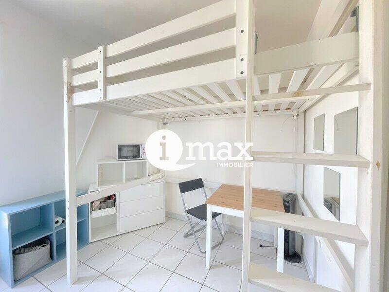 Appartement 1 pièce 8 m² · à Paris 17ème Arrondissement · 8,2 m² · 433 €/mois