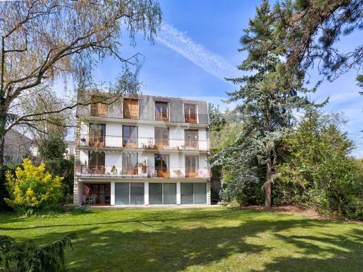 Duplex à vendre 595 000 € 6 pièces 4 chambres 117 m² Étage 2/2 Père Komitas Chaville 92370