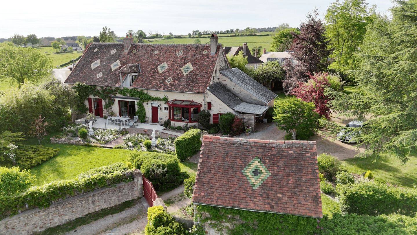 Maison 9 pièces 273 m² · à Sermages · 273 m² · 472 500 €