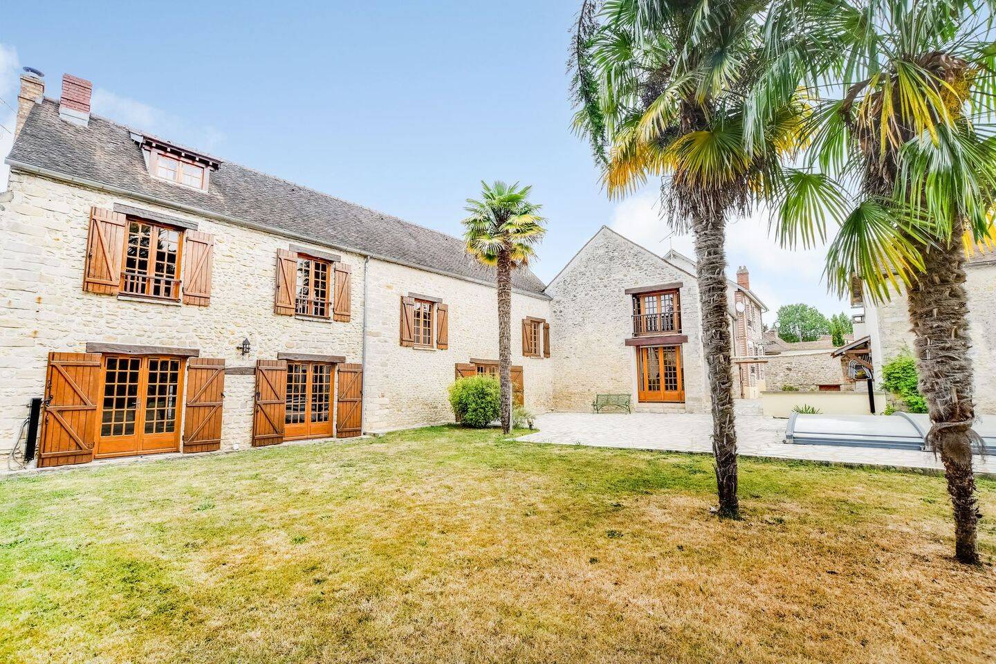 Maison 16 pièces 450 m² · à Ury · 450 m² · 1 295 000 €