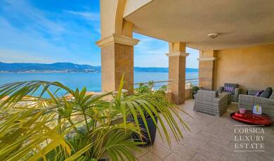 Duplex à vendre 1 690 000 € 6 pièces 5 chambres 238 m² Sous le toit, Étage 6/6 Parc Berthault Ajaccio 20000