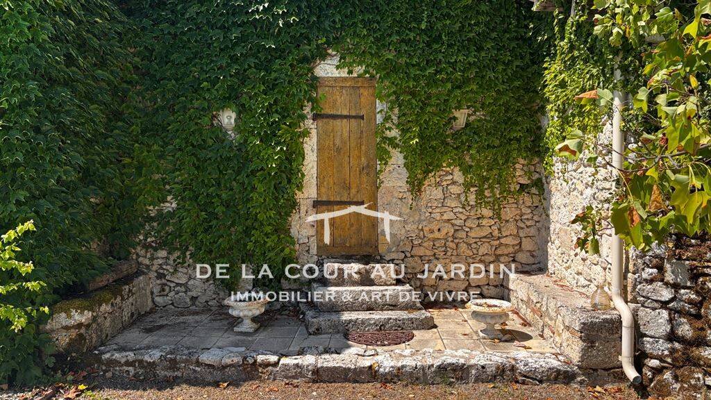 Maison 8 pièces 315 m² · à Roquecor · 315 m² · 450 000 €