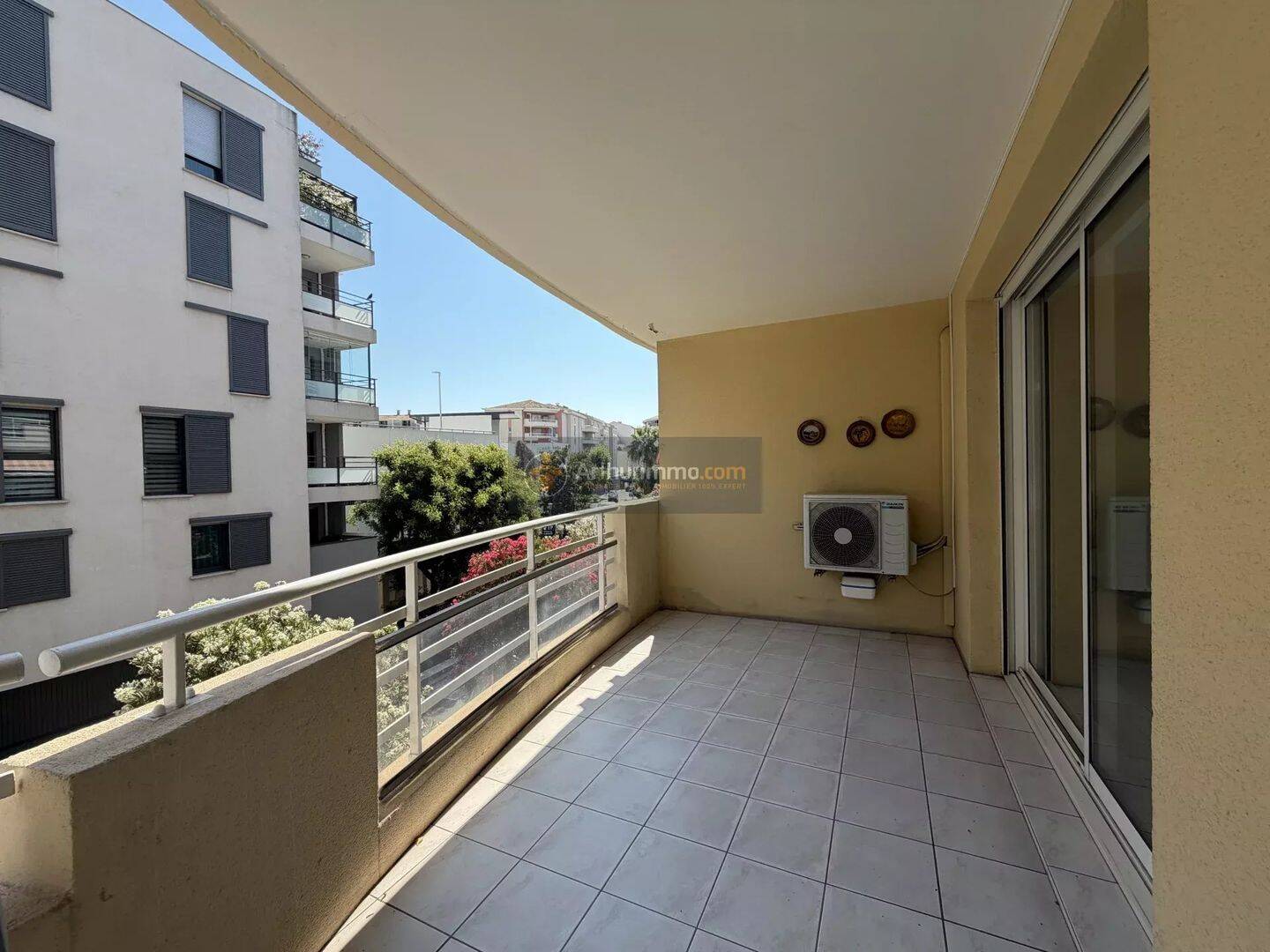 Appartement 2 pièces 54 m² · à Saint-Raphaël · 53,8 m² · 908 €