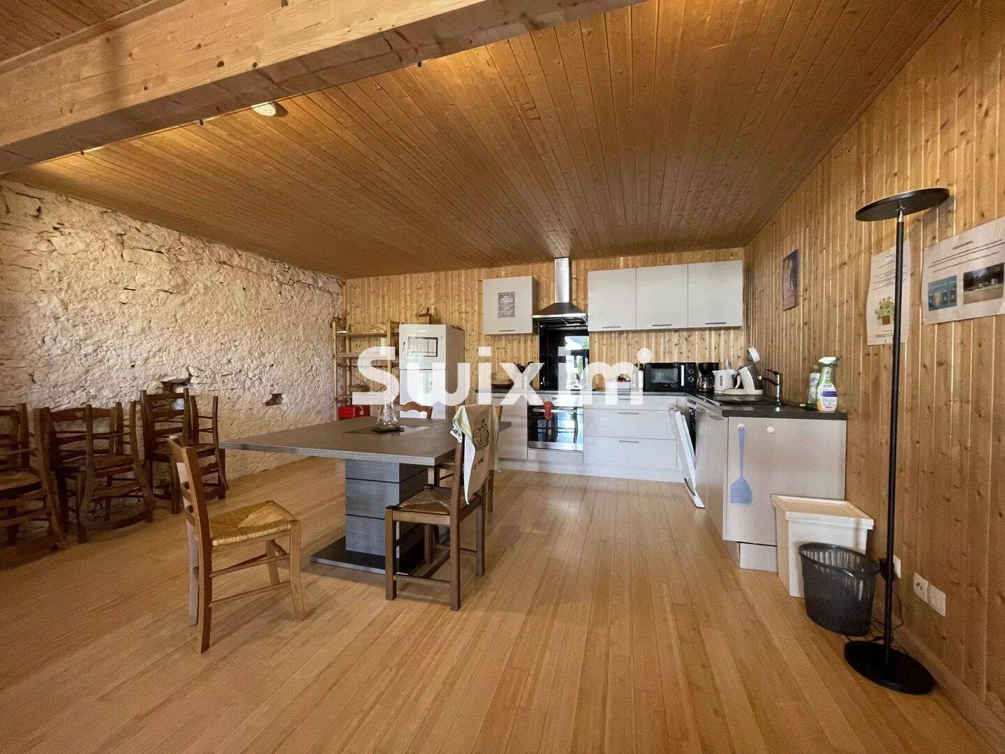 Maison 5 pièces 160 m² · à Lect · 159,5 m² · 134 000 €