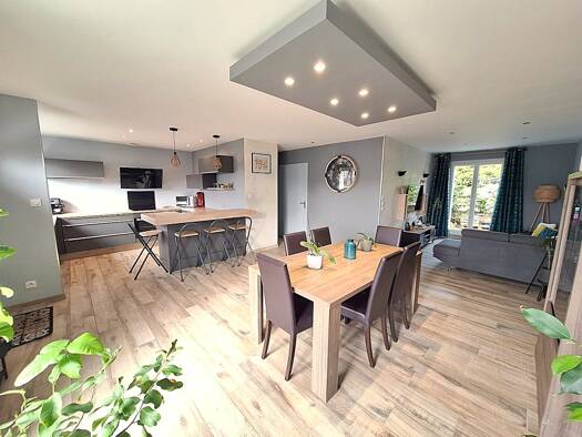 Maison à vendre 310 000 € 6 pièces 4 chambres 100 m² 509 m² de terrain Sud Chabeuil 26120