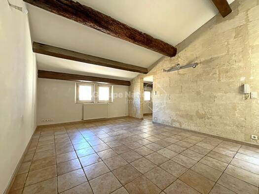 Duplex à vendre 225 000 € 3 pièces 2 chambres 84 m² Étage 3/3 Centre Ville-Mejan-La Cité Arles 13200