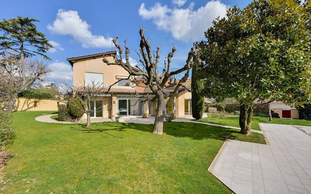 Maison 7 pièces 230 m² · à Saint-Cyr-au-Mont-d'Or · 230 m² · 1 290 000 €