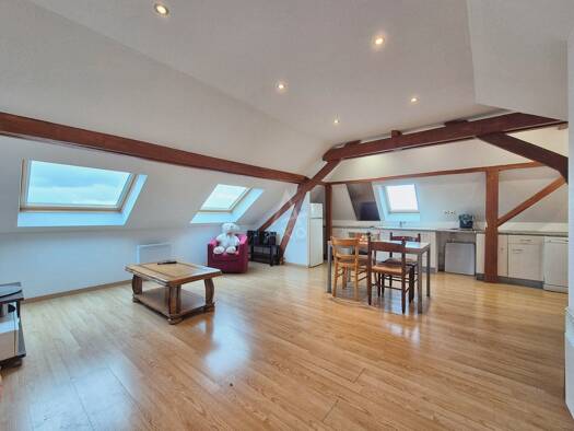 Appartement à vendre 129 000 € 3 pièces 2 chambres 60 m² Étage 2/2 Ouest Amnéville 57360