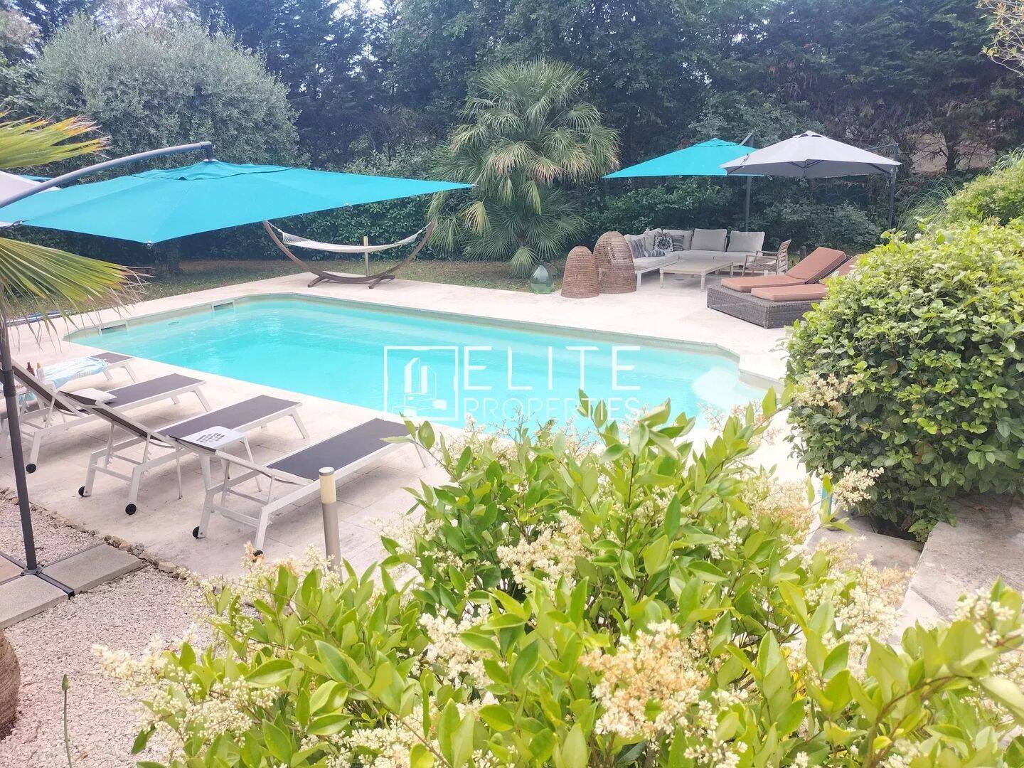 Maison 6 pièces 165 m² · à Valbonne · 165 m² · 5 000 €/mois
