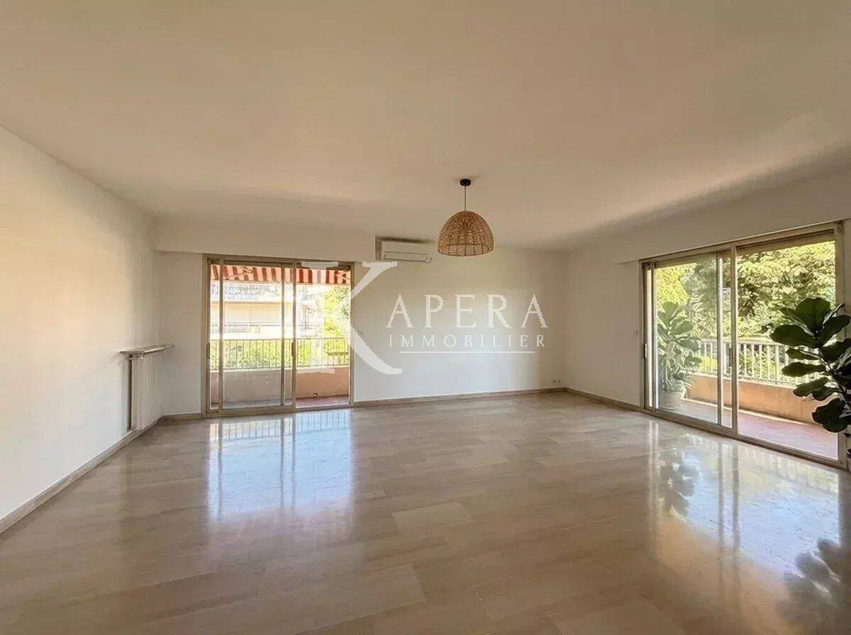 Appartement 4 pièces 100 m² · à Antibes · 100 m² · 2 150 €