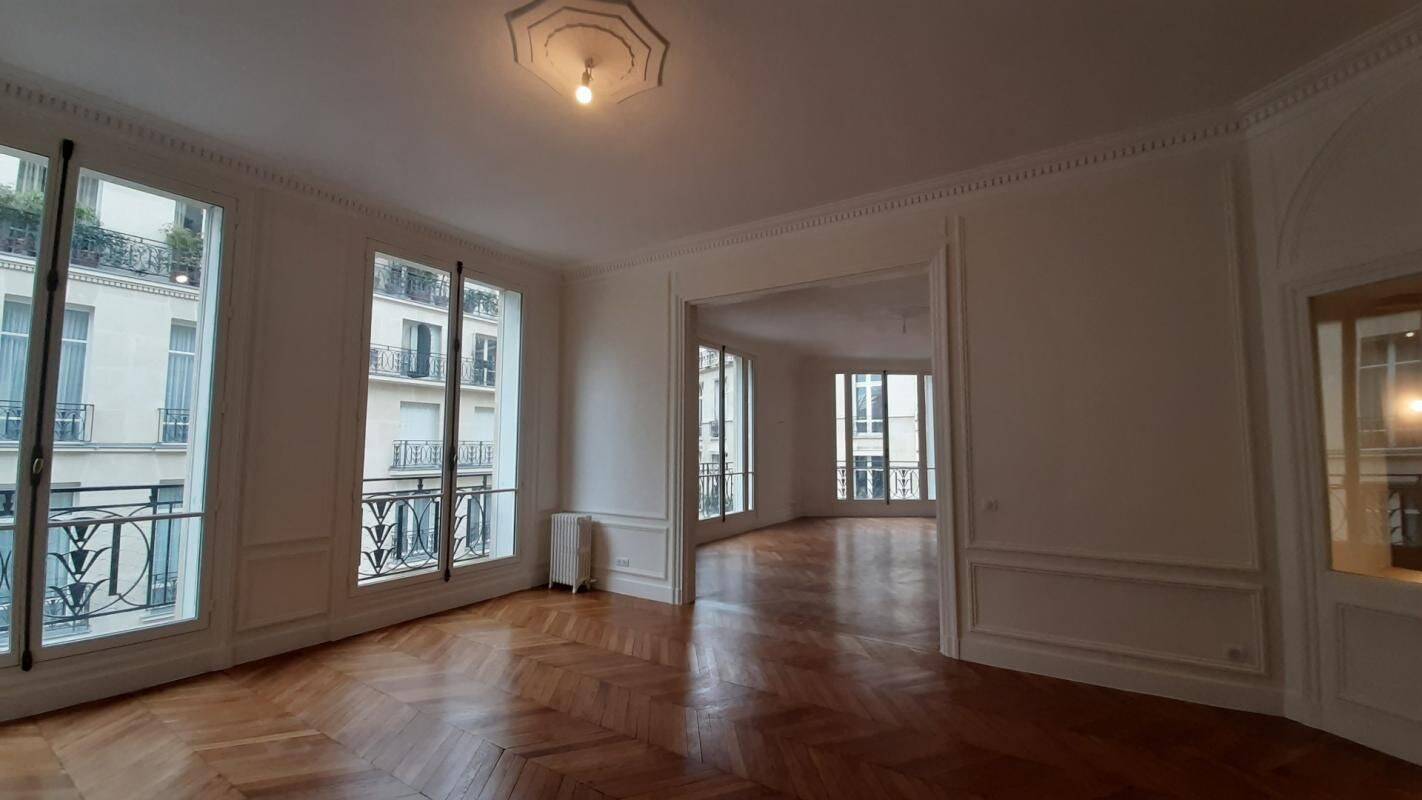 Appartement 7 pièces 304 m² · à Paris 16ème Arrondissement · 304 m² · 9 668 €/mois
