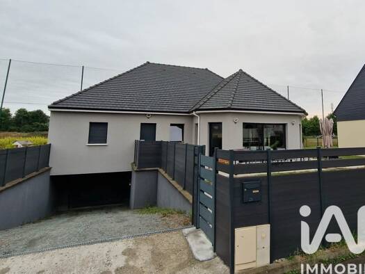 Maison de plain-pied à vendre 406 000 € 5 pièces 3 chambres 131 m² 522 m² de terrain Saint-Laurent-de-Brèvedent 76700