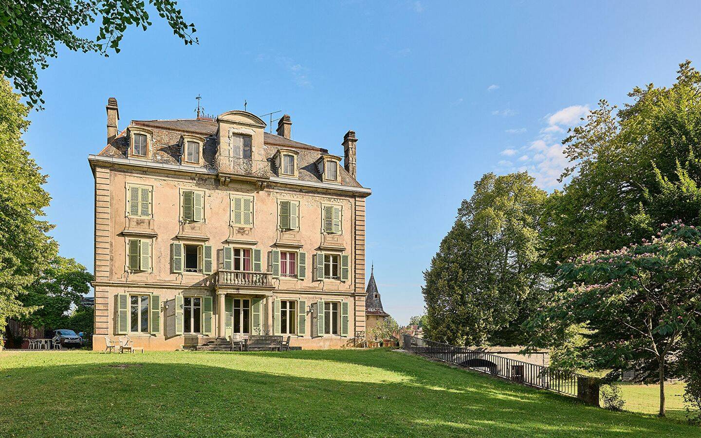 Maison 20 pièces 505 m² · à Montmorot · 505 m² · 636 000 €