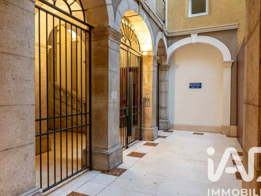 Appartement à vendre 169 000 € 3 pièces 2 chambres 82 m² Étage 1/4 Centre-ville - Victor Hugo Grenoble 38000