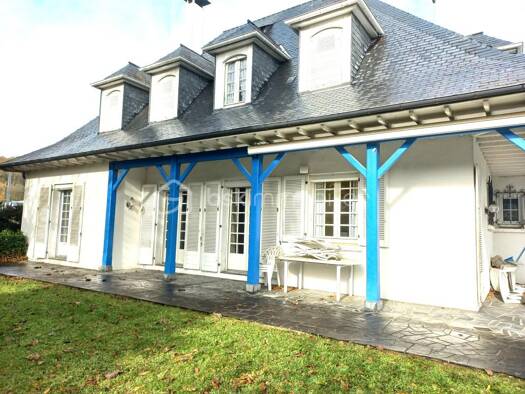 Maison à vendre 410 000 € 11 pièces 5 chambres 316 m² 2 271 m² de terrain Centre-Gare Lourdes 65100