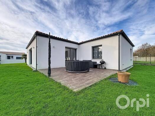 Maison de plain-pied à vendre 285 000 € 4 pièces 3 chambres 106 m² 510 m² de terrain La Garnache 85710