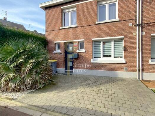 Maison à vendre 262 500 € 6 pièces 3 chambres 85 m² 252 m² de terrain Centre Ville Comines 59560