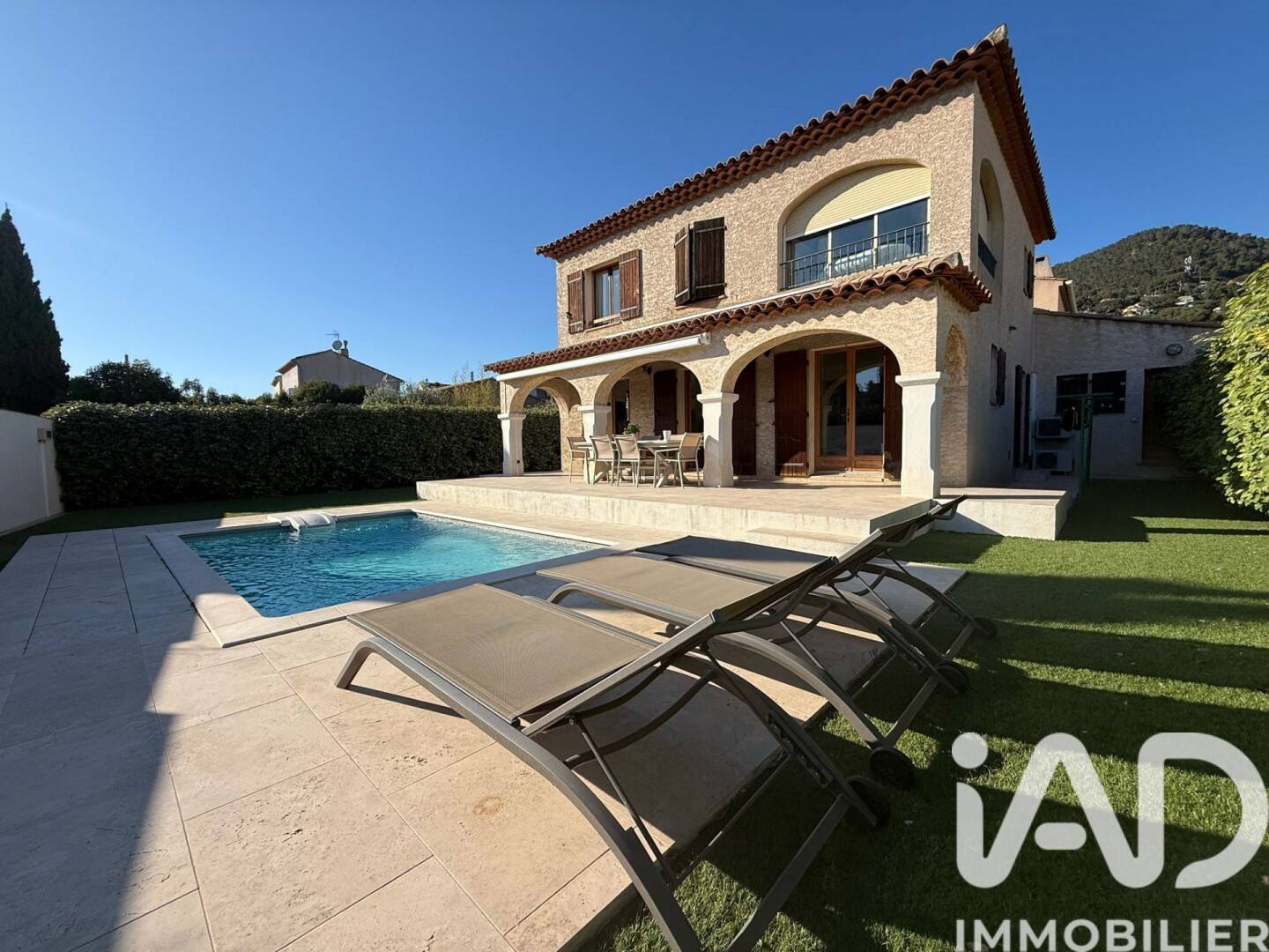 Maison 6 pièces 133 m² · à Carqueiranne · 133 m² · 749 000 €