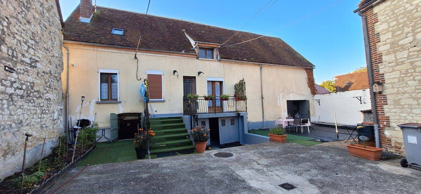 Maison 3 pièces 95 m² · à Laroche-Saint-Cydroine · 95,2 m² · 105 000 €