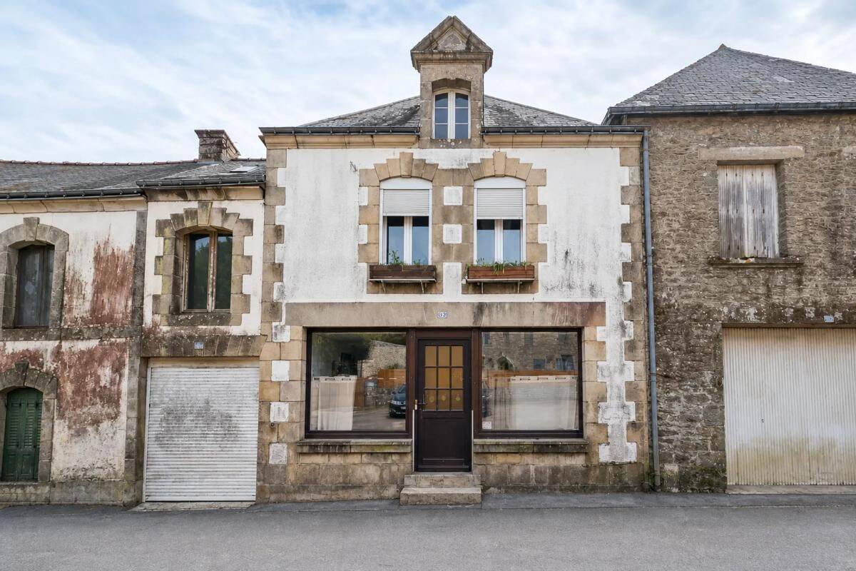 Maison 6 pièces 130 m² · à Saint-Caradec-Trégomel · 130 m² · 103 000 €