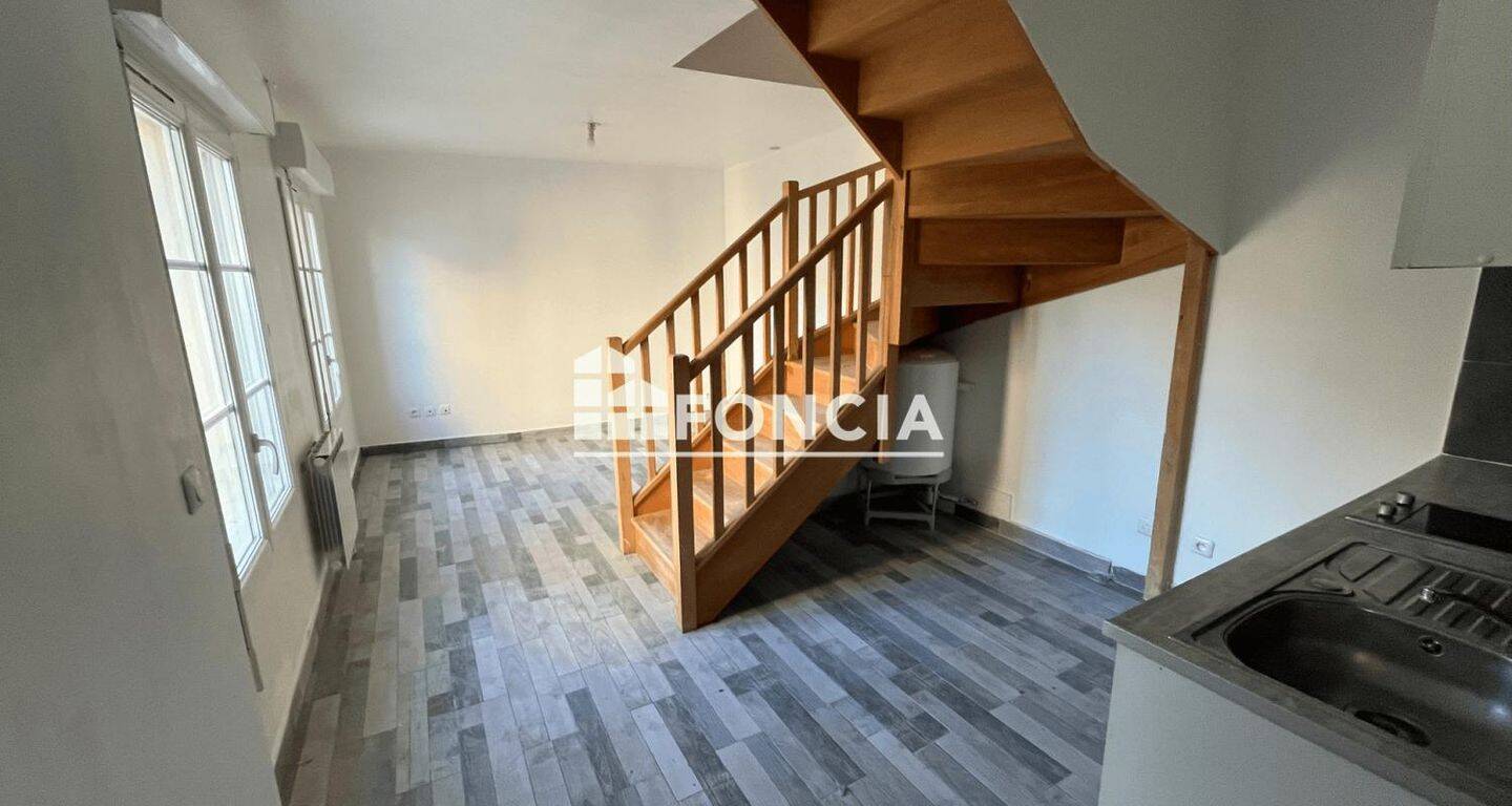 Appartement 3 pièces 41 m² · à Corbeil-Essonnes · 41,3 m² · 827 €/mois