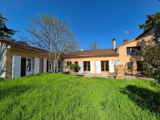 Maison de plain-pied à vendre 270 000 € 7 pièces 5 chambres 162 m² 1 460 m² de terrain Crouin Cognac 16100