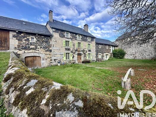 Demeure à vendre 396 000 € 11 pièces 5 chambres 270 m² 3 445 m² de terrain Val d'Arcomie 15320