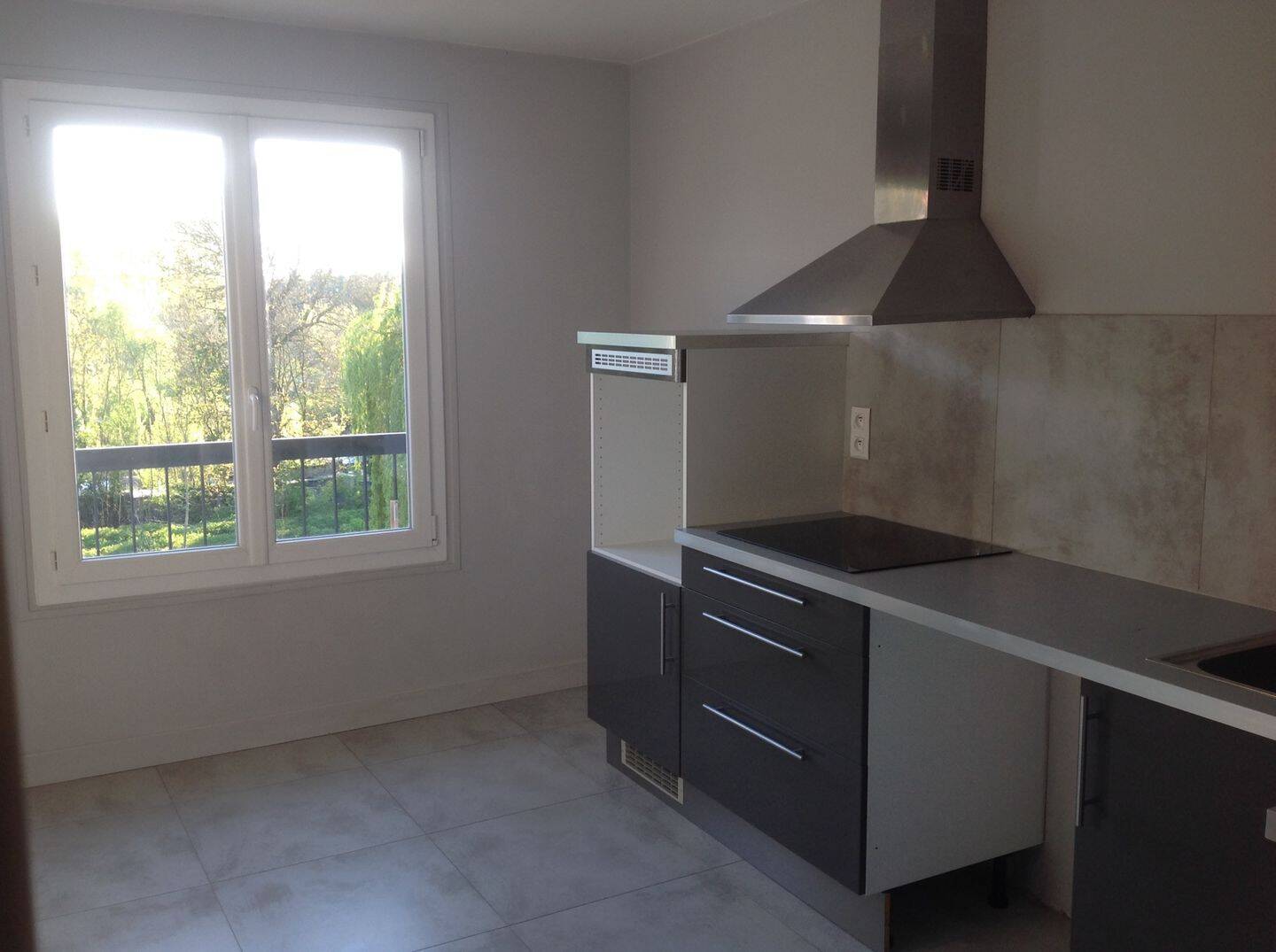 Appartement 5 pièces 102 m² · à Saint-Brice-Courcelles · 102 m² · 1 020 €/mois