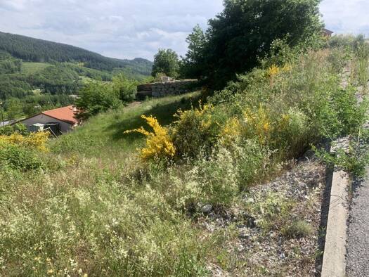 Terrain constructible viabilisé à vendre 58 000 € 900 m² de terrain Boffres 07440