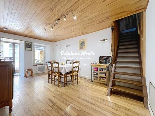 Appartement à vendre 156 000 € 4 pièces 2 chambres 68 m² Étage 1/1 Abriès 05460